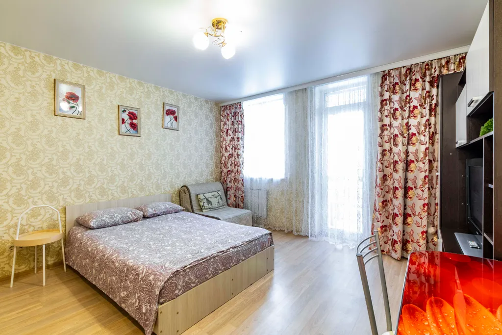 Квартира-студия с балконом для командированных и отдыха