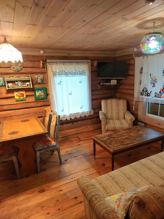 Милый дом на берегу озера