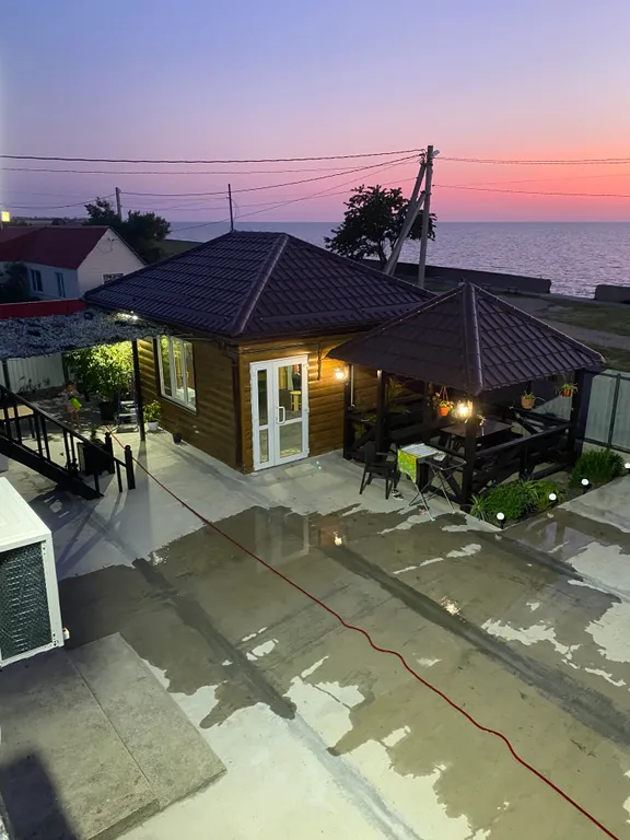 Комната на берегу моря