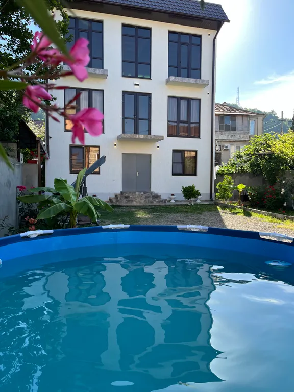 Коттедж 3-комнатный Дом — аренда посуточно в Гагра