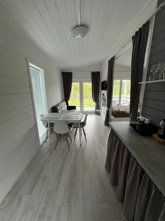 Белоснежный дом у горнолыжного курорта