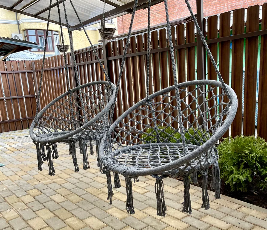 Двухкомнатная квартира с собственной террасой в неосоветском стиле