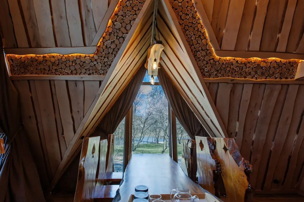 Коттедж Дом с баней и чаном с видом на озеро — Лабинск