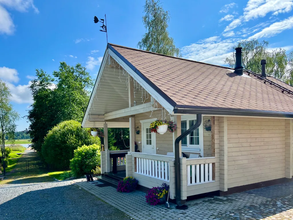 Коттедж Маленький дом на берегу озера — аренда посуточно в Сортавала