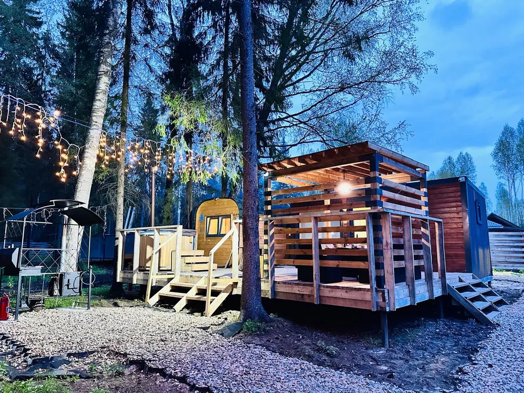 Маленький домик в лесу на Живописной улице