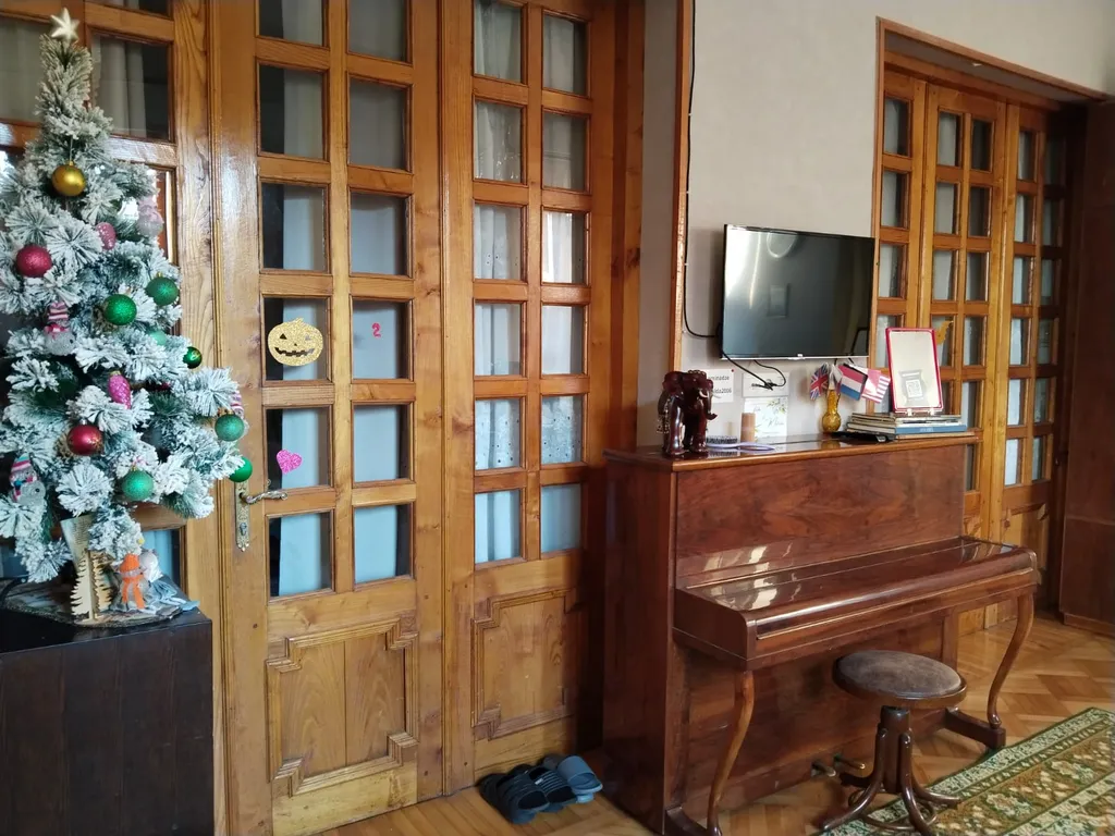 Большой семейный номер со своим санузлом и смежным номером