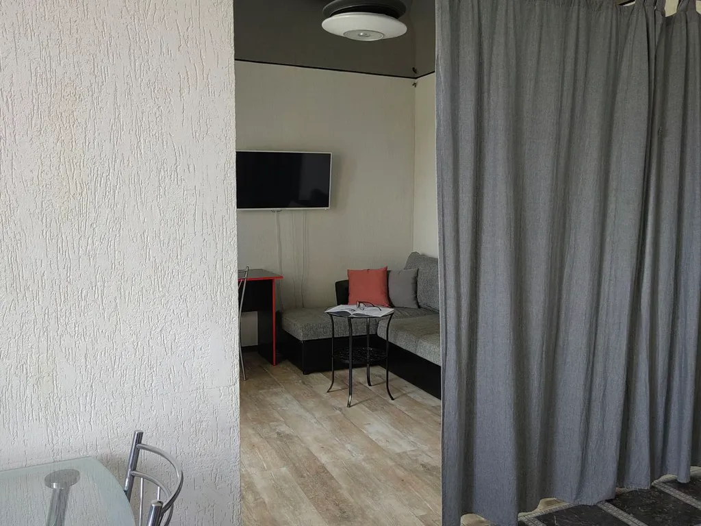 Уютная евродвушка с большой лоджией