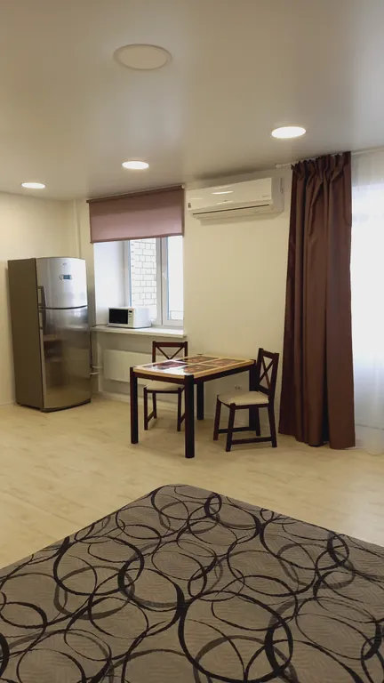 Просторная студия с видом на город