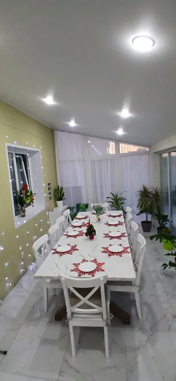 Большой уютный дом