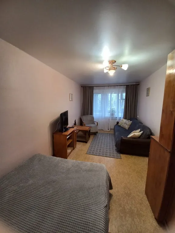 Квартира в доме у сквера