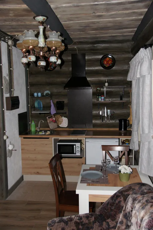 Деревенский дом и баня