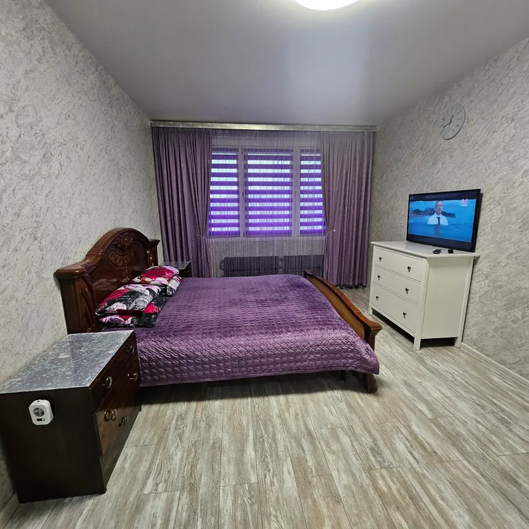 Квартира с лоджией возле станции в центре города