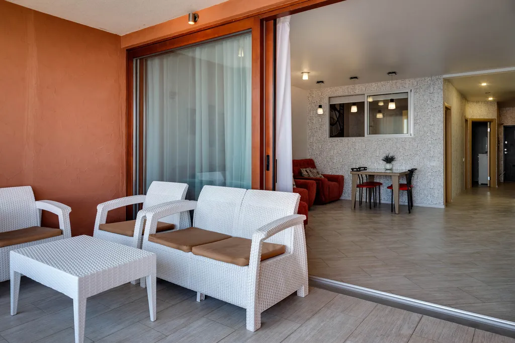 Трехкомнатная квартира с панорамным видом на море