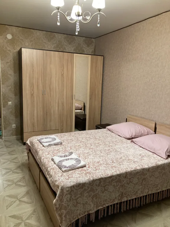 Уютная квартира в новостройке, чистый микрорайон, новый ремонт — аренда посуточно в Владикавказ