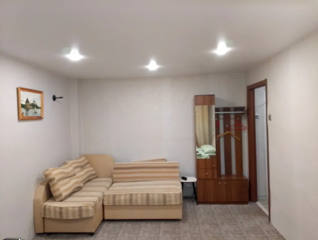 Хорошая квартира рядом с остановкой в тихом спокойном дворе