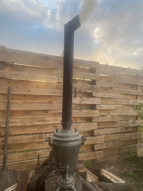 Уютный бревенчатый двухэтажный дом