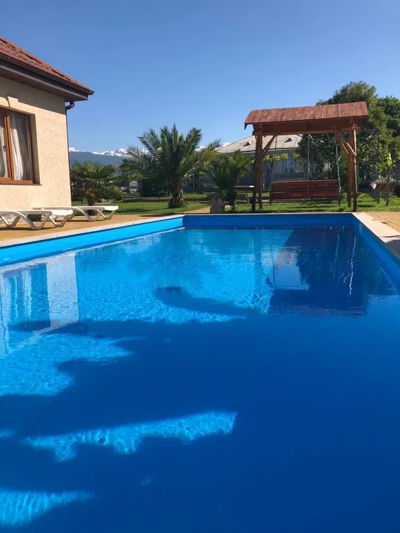 Вилла с бассейном