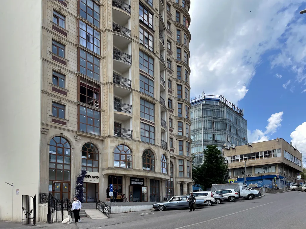 Сирень с видом на центр Пятигорска