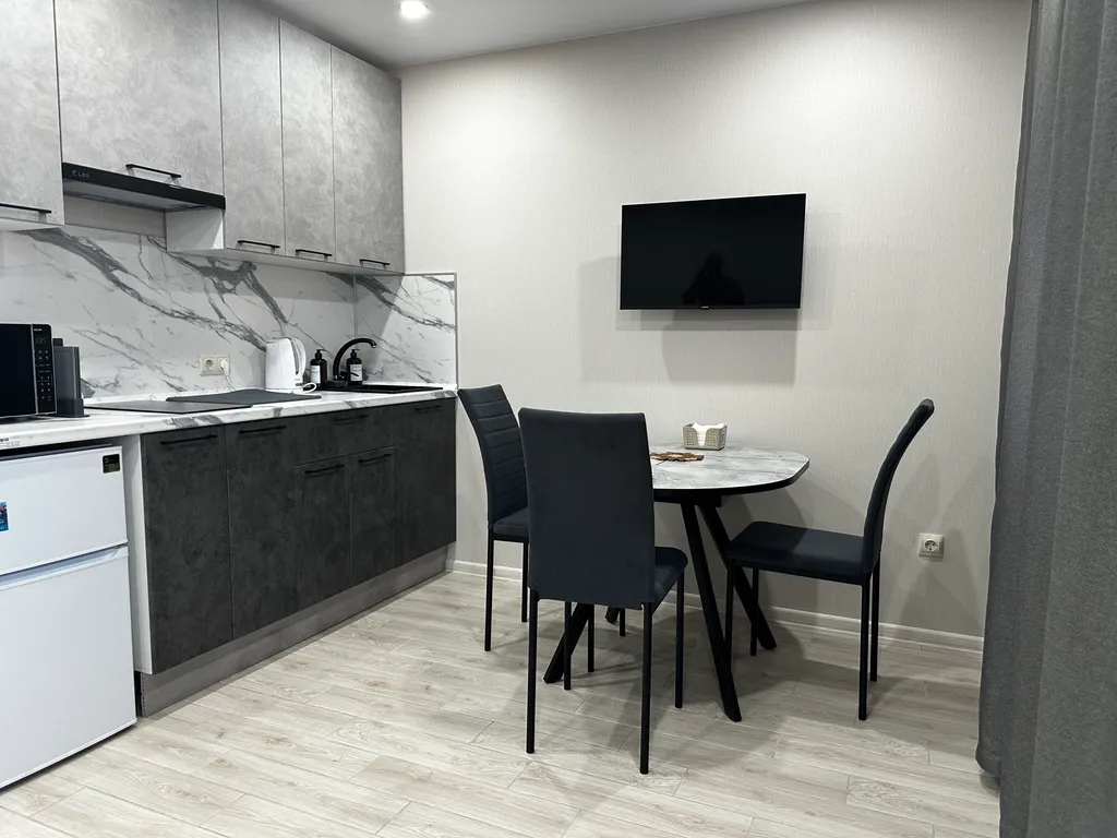 Свободные апартаменты у моря с бассейном