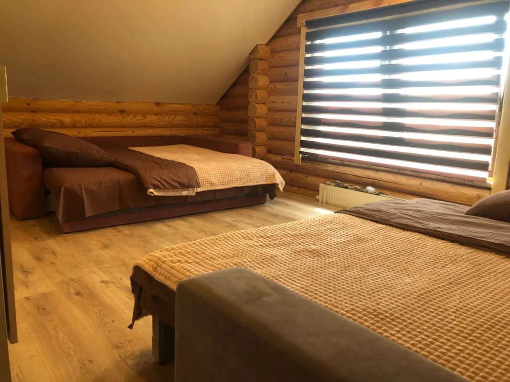 Дом из дерева у моря