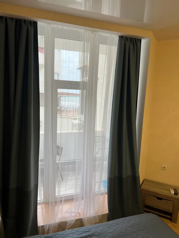 Просторная квартира-студия на берегу моря