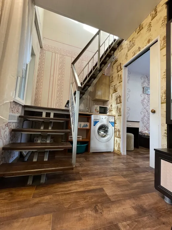 Уютный домик с балконом и террасой