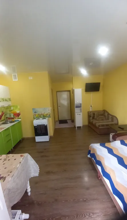 Студия с балконом в новом доме, недалеко от центра