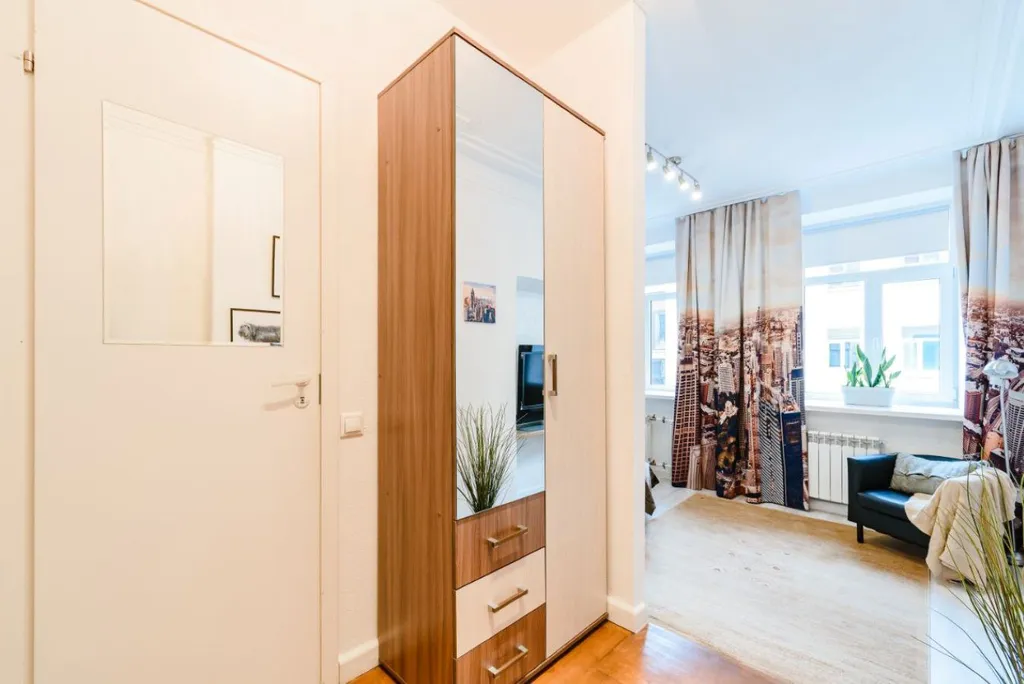 Квартира Трехкомнатные апартаменты 100 м² у Дворцовой площади. Для 8 гостей. — Санкт-Петербург