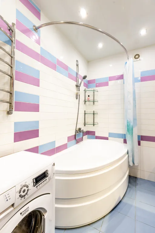 Евродвушка вблизи набережной