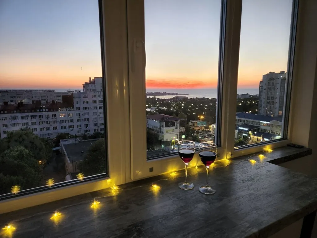 Супер видовая новая двухкомнатная квартира у моря в парке Победы