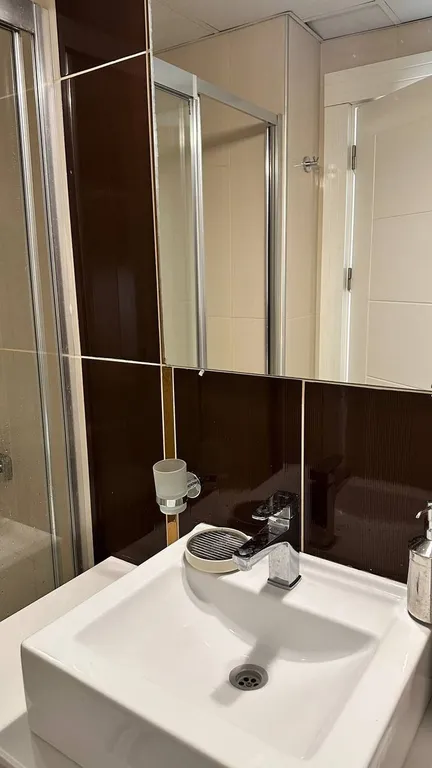 Квартира на Средиземном море с бассейном и горками 4