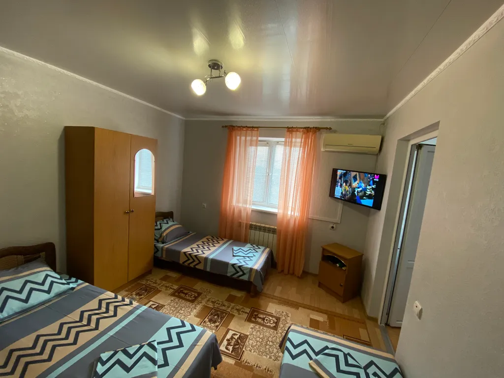 Квартира Квартира 3х местный номер со всеми удобствами — Голубицкая