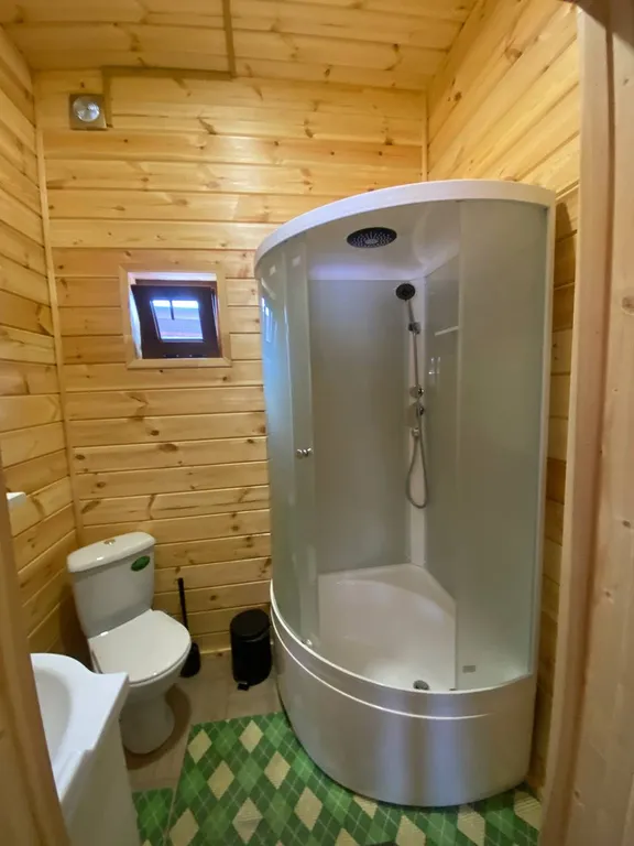 Деревянный домик Nur house с подогреваемым бассейном