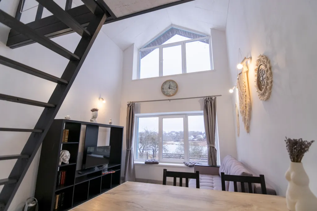 Дом в стиле лофт с своим озером на территории