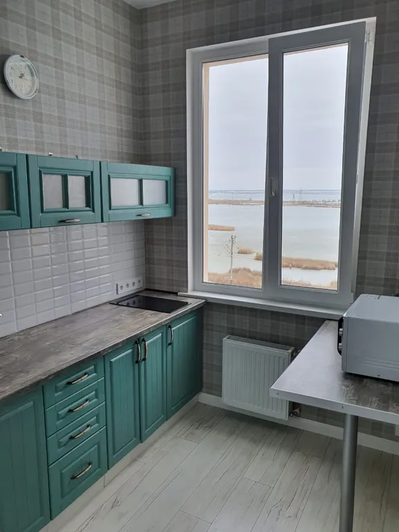 Уютная квартира с видом на розовое озеро