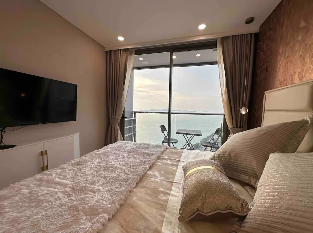 Copacabana Beach Jomtien Super Deluxe Sky Ocean Sunset 2495