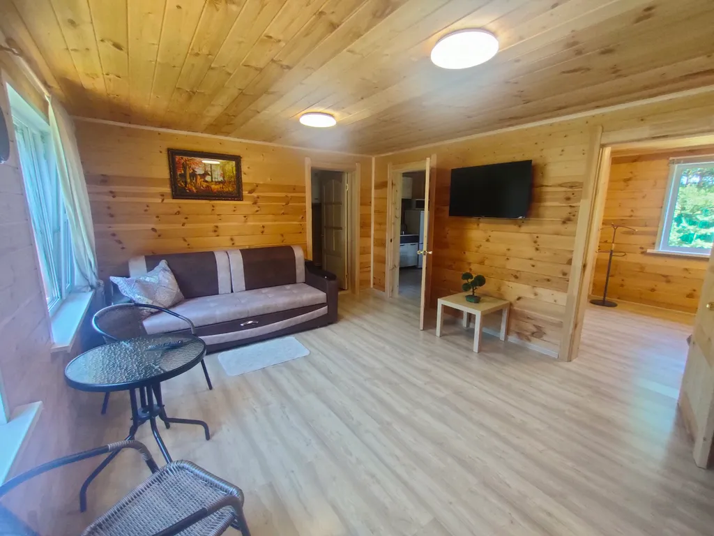 Дом на самом берегу озера селигер