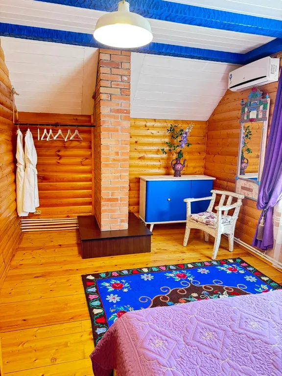 Просторный дом с банькой и видом на храм