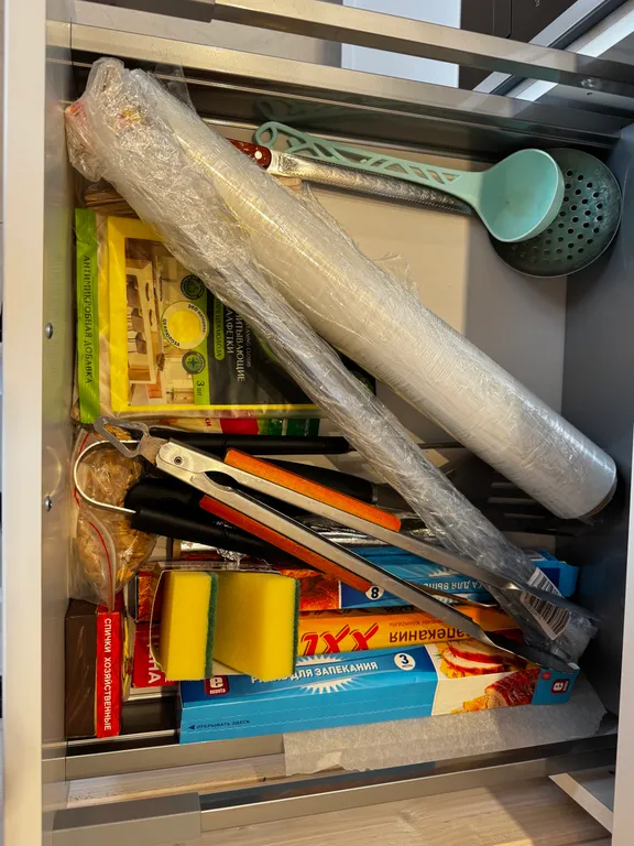 Дом на берегу озера и моря