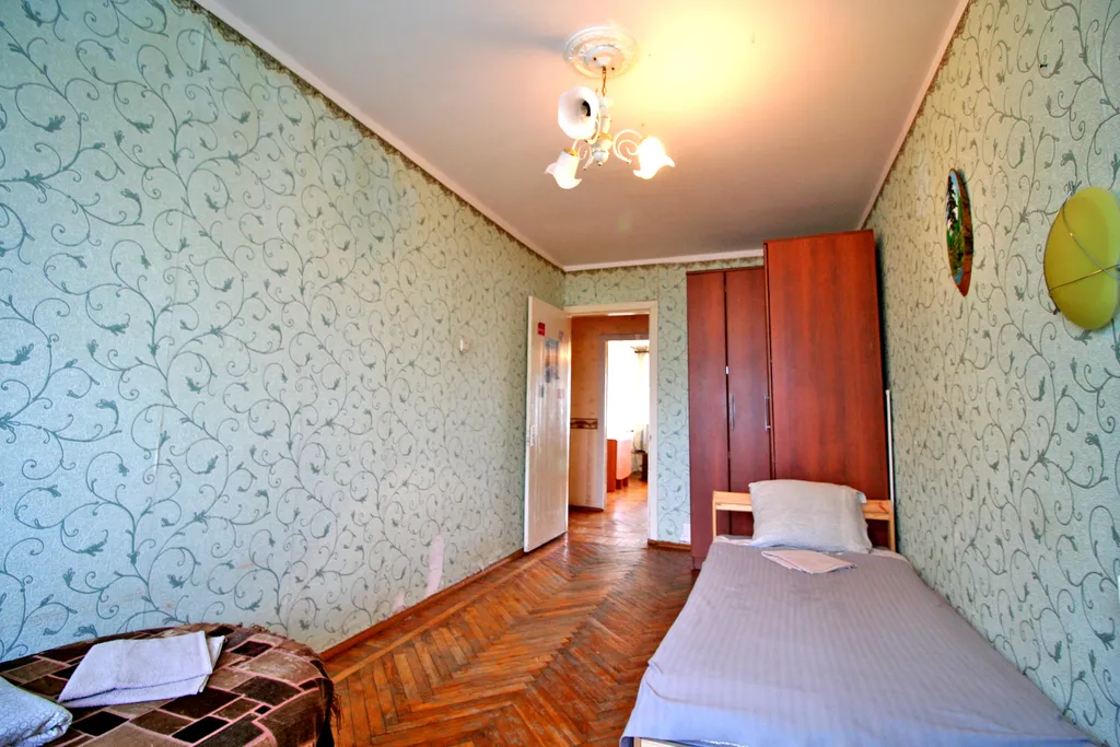 Квартира Теплая бюджетная квартира в центре города — Кириши