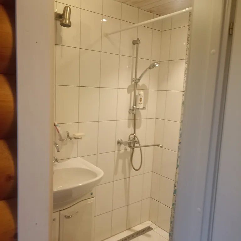 Уютный дом на берегу реки в 10 км от центра города Выборга