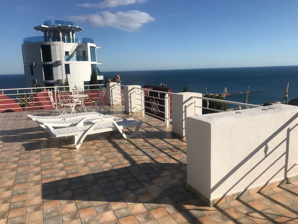 Коттедж Новый дизайнерский европейский дом недалеко от моря, у Ялта интурист — аренда посуточно в Отрадное