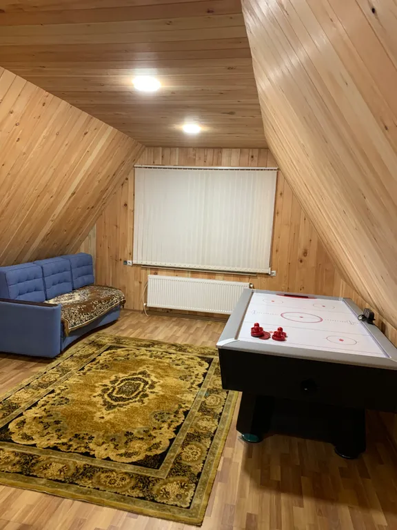 Дом в окружении леса