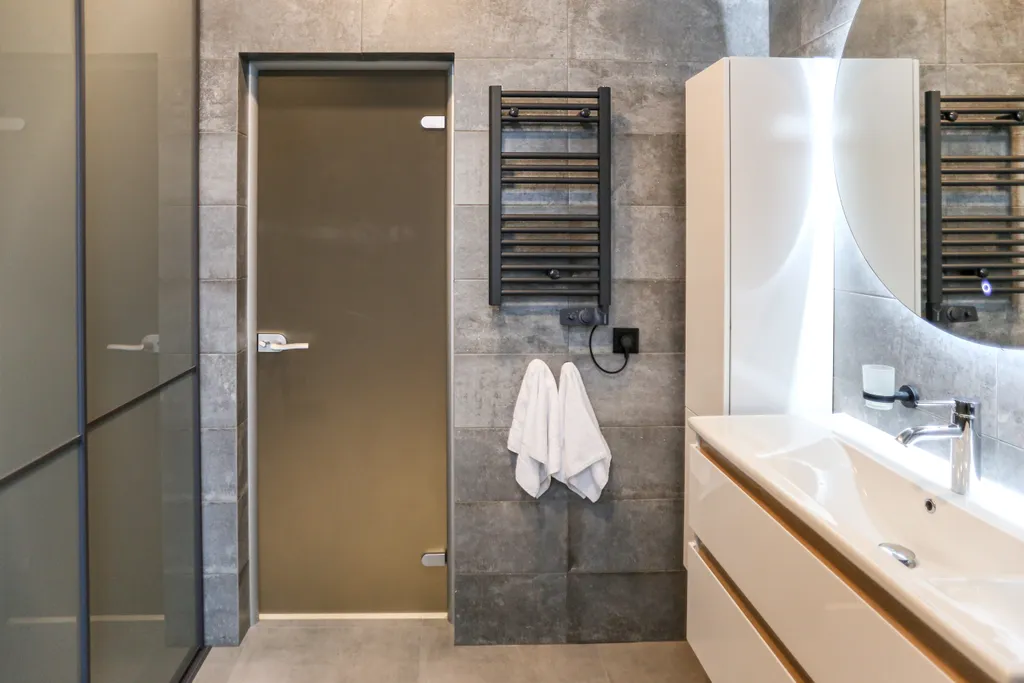 Загородный дом Räisälä с сауной, банным чаном и летним бассейном