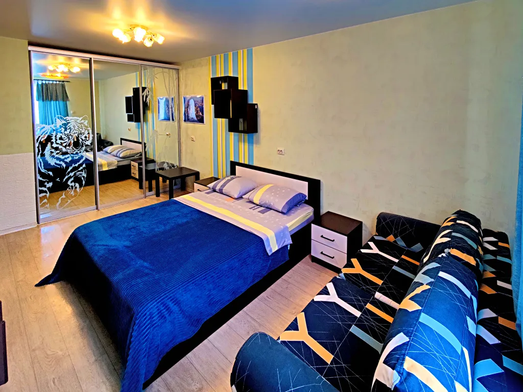 Яркая квартира — аренда посуточно в Самара