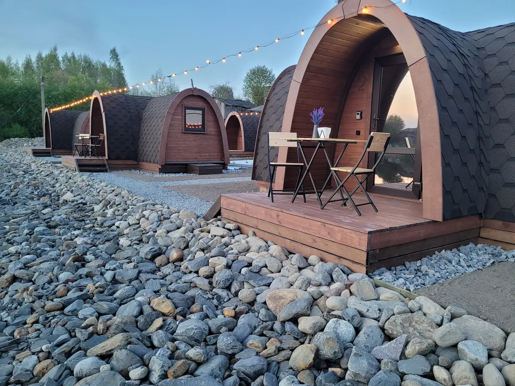 Рорбу домик рыбака на берегу реки Янисйоки