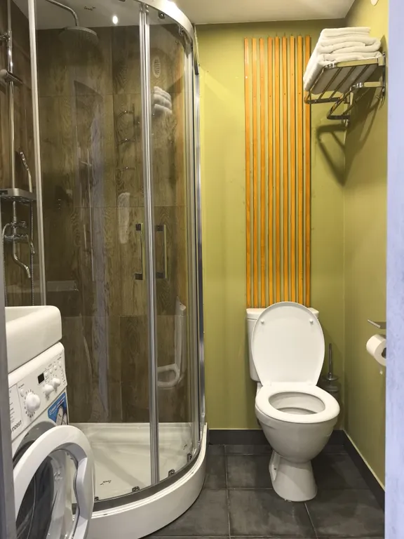 Квартира Двухкомнатная студия с кухней с 2-я санузлами и TV в каждой комнате — Коммунар