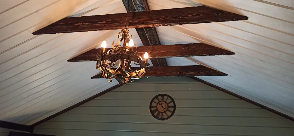 Коттедж на скале