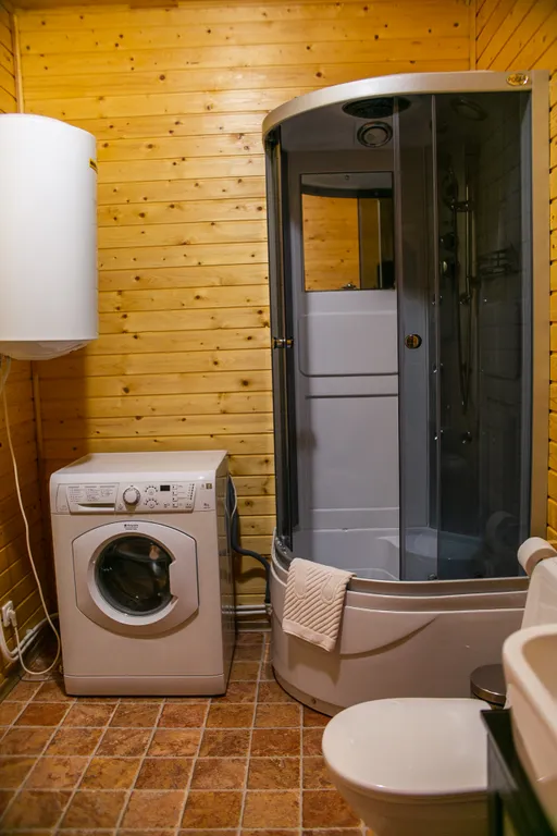 Коттедж Коттедж 3 спальни на берегу реки — Лодейное Поле