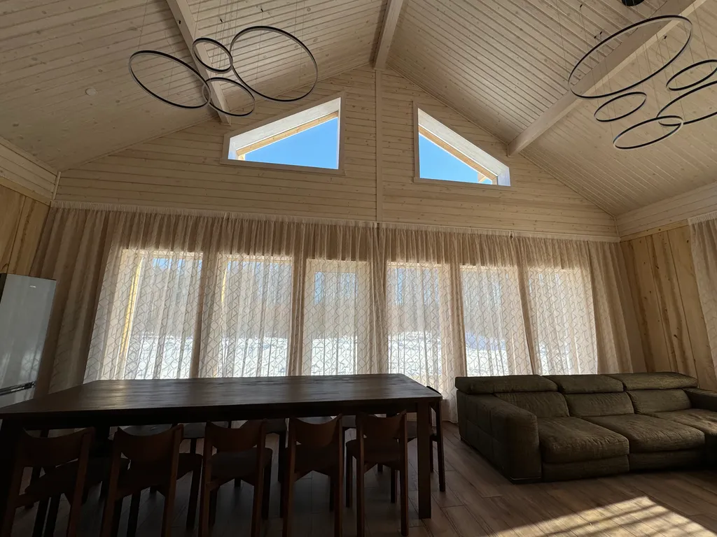 Коттедж Большой дом у озера — аренда посуточно в Поляны